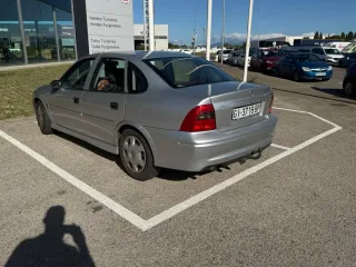 Opel Vectra 2000