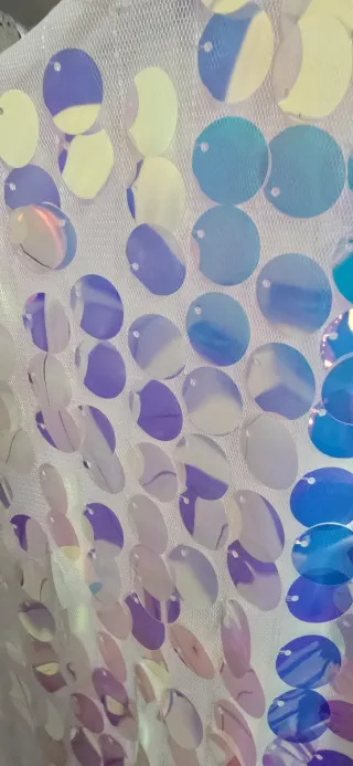 Vestido blanco con cuello dorado,todos por 30 euro