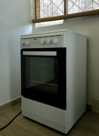 Cocina/Horno SVAN Blanca Poco Uso