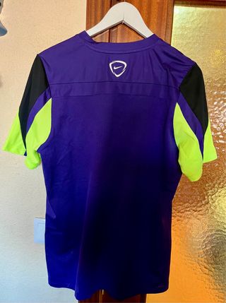 Camiseta Nike Dri-Fit Morada y Verde