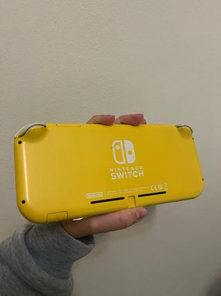 Nintendo Switch Lite Giallo