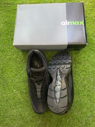 Nike Air Max 95 Negras Talla 42