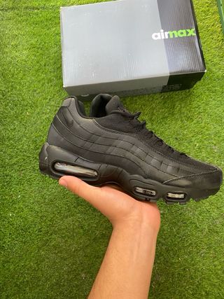 Nike Air Max 95 Negras Talla 42