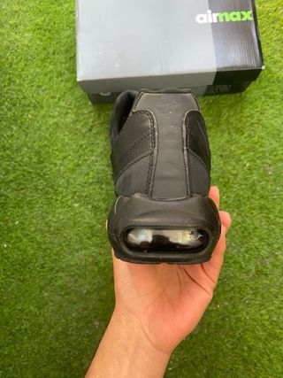 Nike Air Max 95 Negras Talla 42