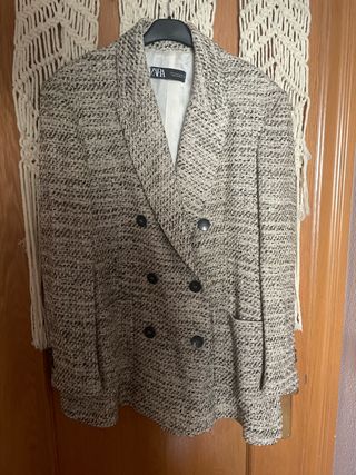 Chaqueta Zara Beige y Gris
