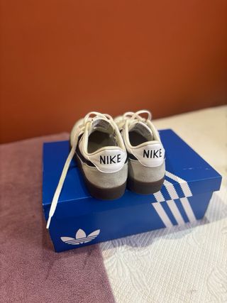 Tenis Nike Blancos y Negros