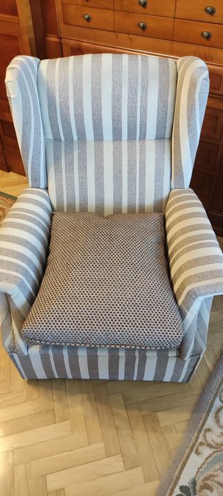 Comoda poltrona relax imbottita per soggiorno