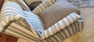 Comoda poltrona relax imbottita per soggiorno