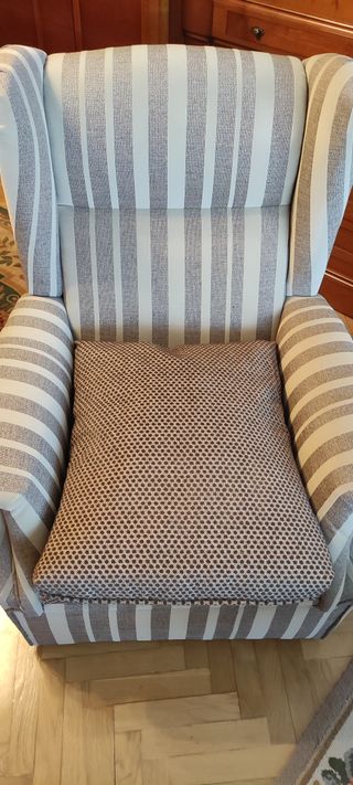 Comoda poltrona relax imbottita per soggiorno