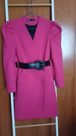 Vestido Zara rosa  con cinturón negro