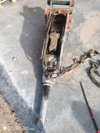 Martillo Hidráulico NPK 3XA Recién repasado.
