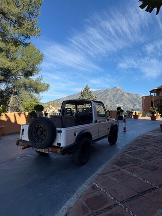 Suzuki Samurai long Body