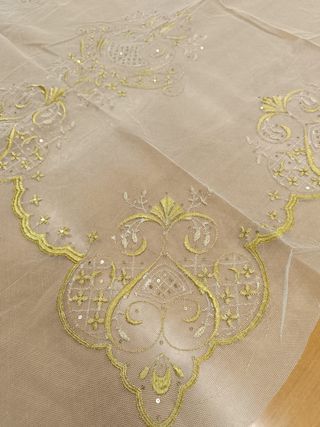 Delantal fallera tul bordado oro sin lentej. 95cm