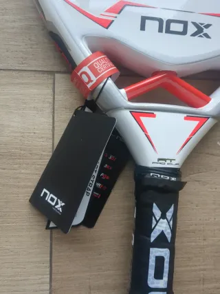 Pala Nox AT10 Pro Cup NUEVA