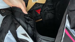 Chaqueta Moto Dainese Negra y Rosa