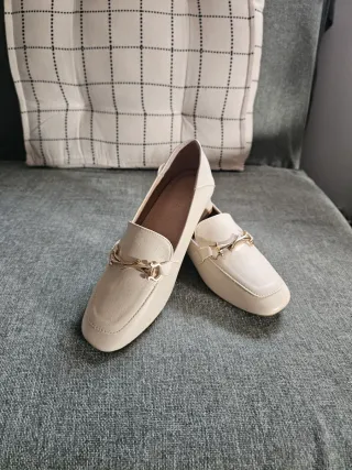 Mocasines beige T.35 nuevos