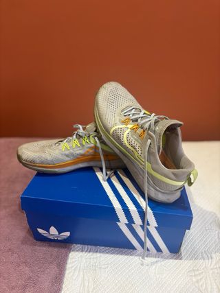 Tenis Nike Trail Grises y Verdes