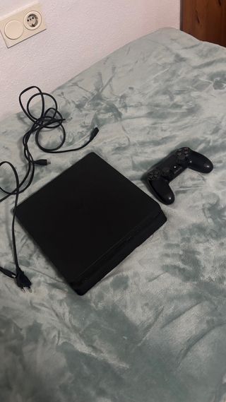 PS4 + Controller + Giochi.