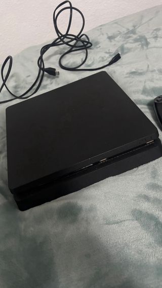 PS4 + Controller + Giochi.