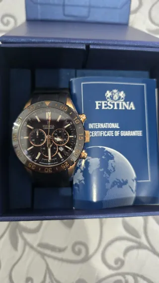 Reloj Festina Cronógrafo Negro y Dorado