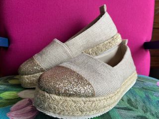 Zapatillas esparto cuña doradas talla 39