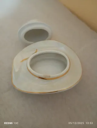 Porta oggetti ceramica cappello oro