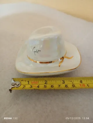 Porta oggetti ceramica cappello oro