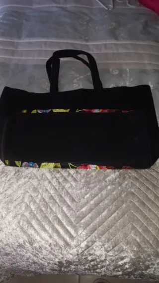 Bolso negro mujer bordado flores