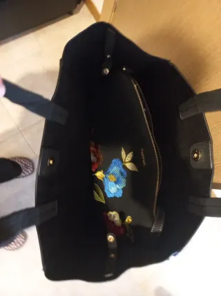 Bolso negro mujer bordado flores