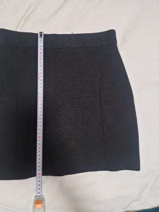 Falda punto Zara negra