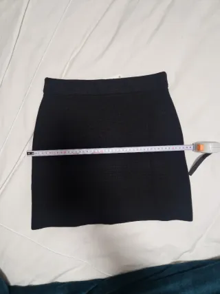 Falda punto Zara negra