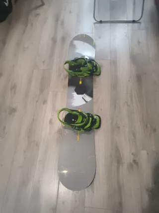 Tabla Snow Burton Custom + Fijaciones Cartel 154 M