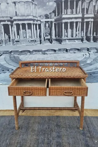 MESA AUXILIAR DE MIMBRE