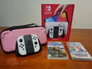 Nintendo Switch OLED + Giochi e Accessori