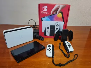 Nintendo Switch OLED + Giochi e Accessori