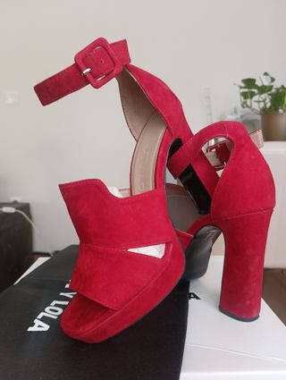 Sandalias Bimba y Lola Rojas