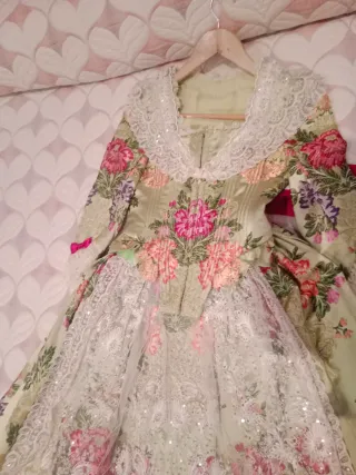 Traje de Fallera Verde y Rosa