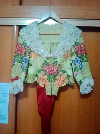 Traje de Fallera Verde y Rosa