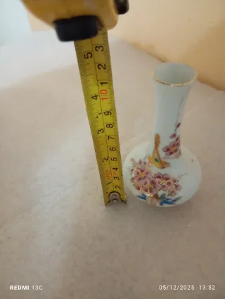 Piccolo vasetto in ceramica decorato