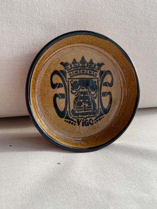 GRANDI PIATTI DI CERAMICA DI VIGO, STENDARDO DI PONTEVEDRA