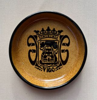 GRANDI PIATTI DI CERAMICA DI VIGO, STENDARDO DI PONTEVEDRA