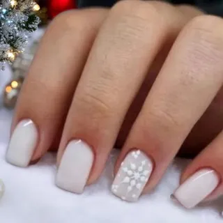 Uñas Semi y Gel Rosa y Plateado