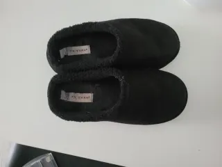 Zapatillas de estar por casa negras