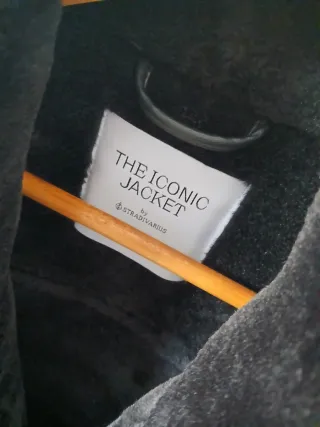 Chaqueta negra de aviador con borreguito