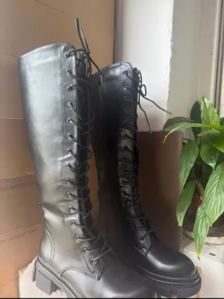 Botas de cordones negras talla 39