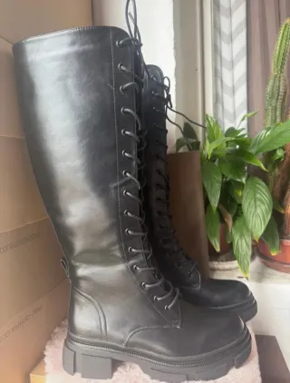 Botas de cordones negras talla 39