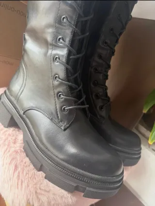 Botas de cordones negras talla 39