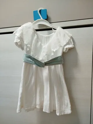 Vestidos de ceremonia blancos y verde agua