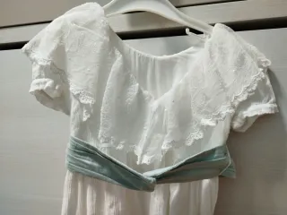 Vestidos de ceremonia blancos y verde agua