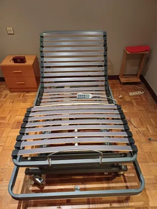 Cama articulada con mando
